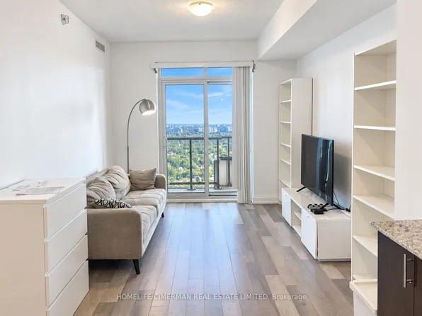 7171 Yonge St Unit 2103, Markham, ON L3T 0C5