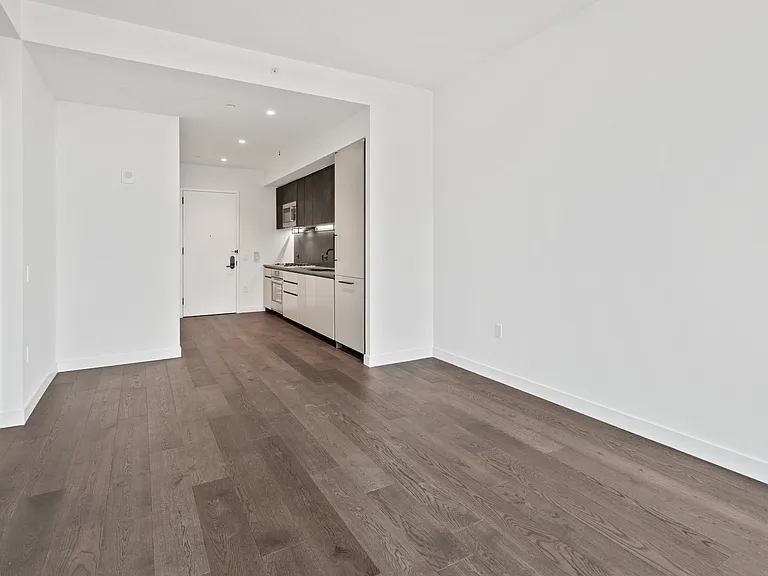 11 Hoyt St #19K — Photo 4