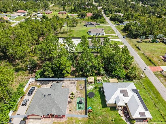 5th image of 1003 Hibiscus AVE