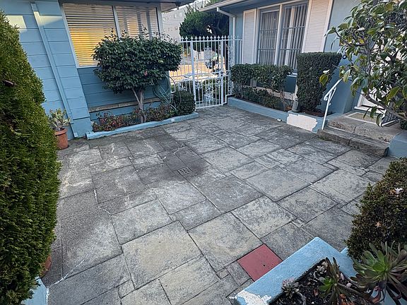 Sunny courtyard of triplex