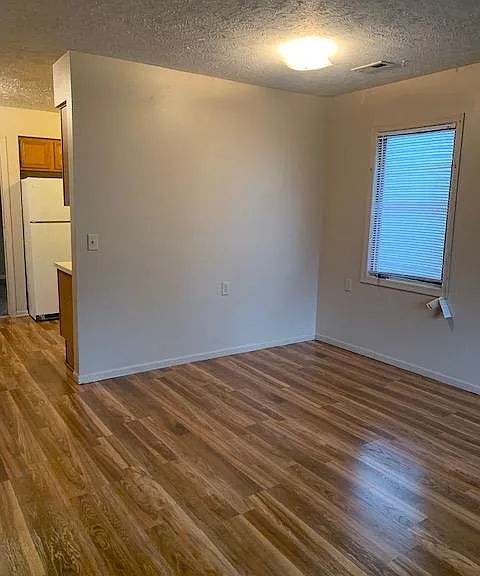 2920 Merrill St — Photo 2