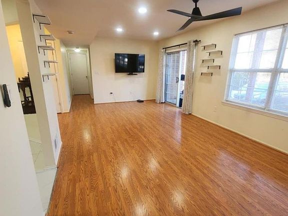 2nd image of 1301 Plymouth Rd