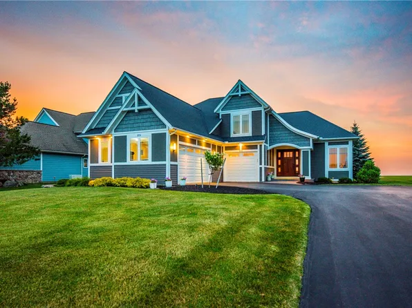 373 Coastal View Dr, Webster, NY 14580