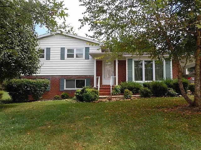 1st image of 525 Oak St
