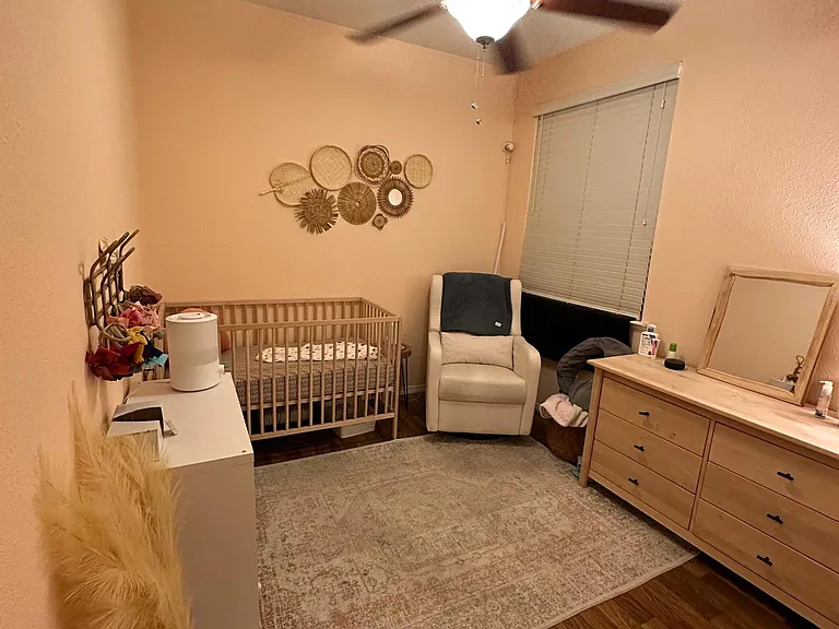 675 W Edinburgh Ln — Photo 8