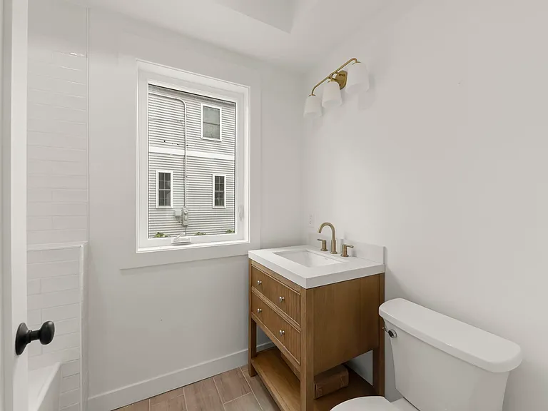 118 N President St — Photo 11