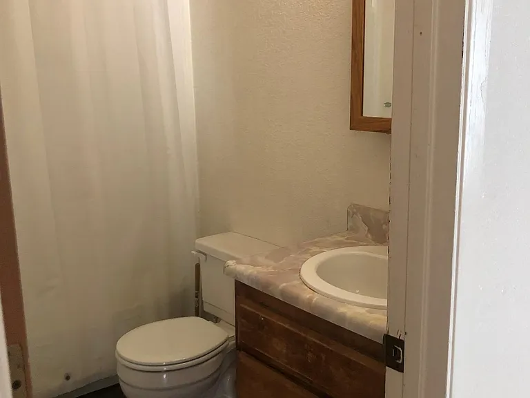 1855 Putnam Dr — Photo 5