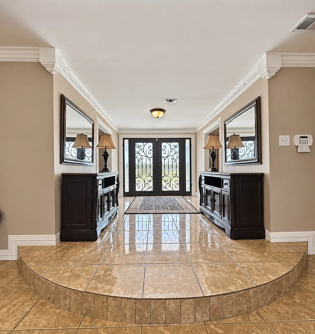 4 bed, 3.5 bath, 3005 sqft, $6,500 — Photo 3
