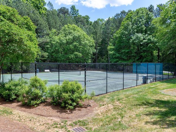 105 Bardsey Ct, Cary, NC 27513