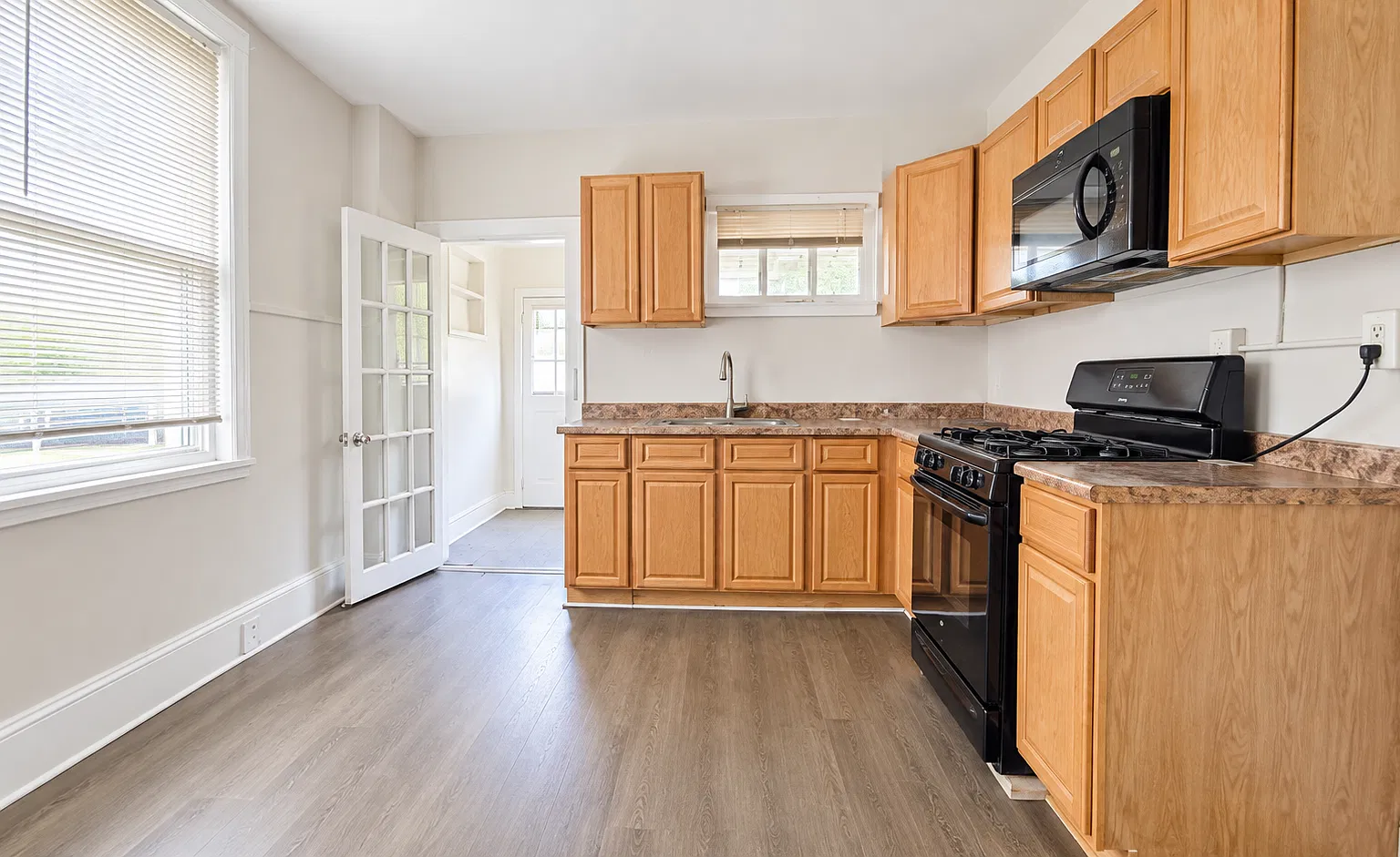3 bed, $1,795 — Photo 1