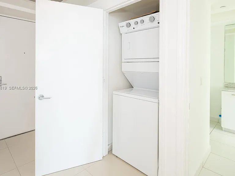 55 SE 6th St #2210 — Photo 8