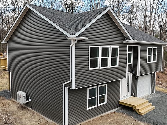 3rd image of 104 Sunfish Rd