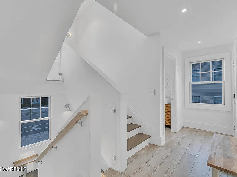 985 Ocean Ave — Photo 128