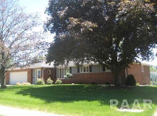 704 Yorkshire Dr, Washington, IL 61571