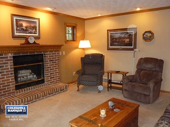 &good wall space for furniture