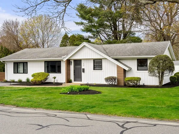 17 Margaret Rd, Stoneham, MA 02180