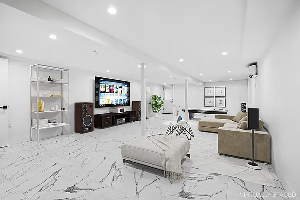 Rented by Compass | media 9