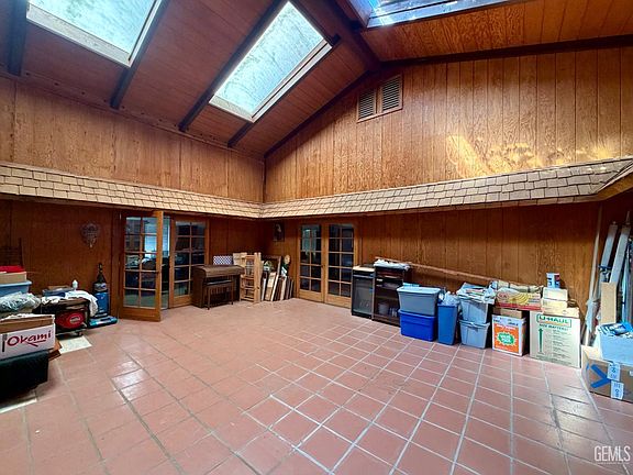 2nd image of 3801 Indian Rock Rd