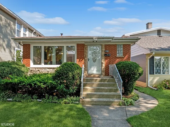6726 W Senior Pl, Harwood Heights, IL 60706
