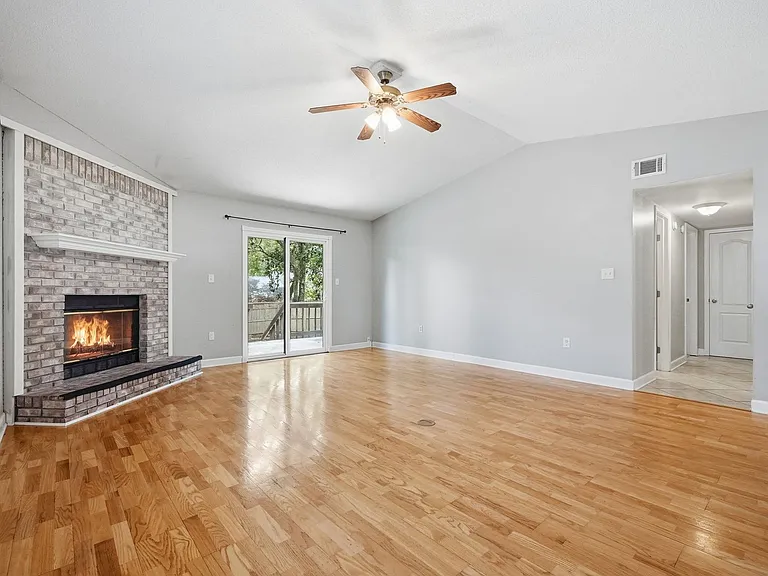 519 Matthew St — Photo 36