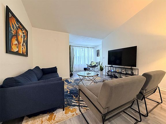 3rd image of 12950 Vista Isles Drive #428