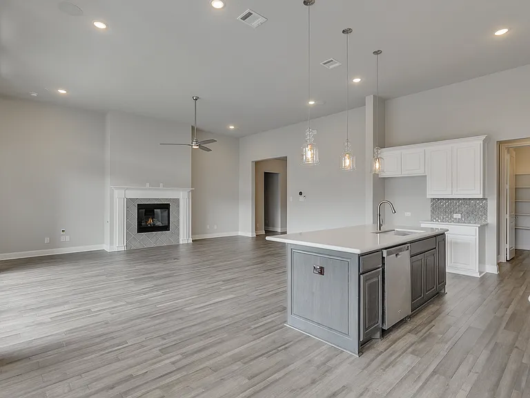 708 Blueberry Way — Photo 11