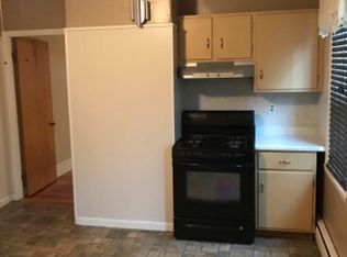 16 Grosvenor Ave, Providence, RI 02908