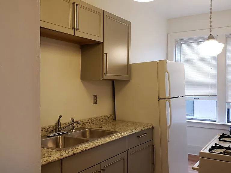 1615 W Canfield St #208 — Photo 16