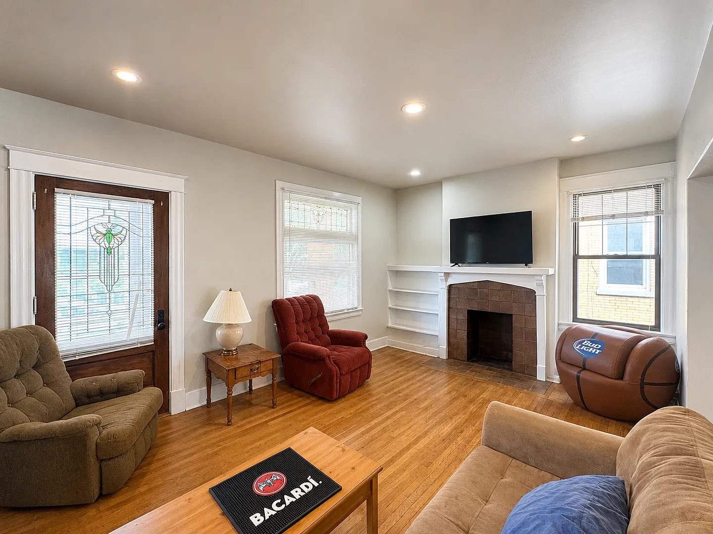 6 Bed/2 Bath Mins. from UC Campus $600/pp ($3,600/mo)! — Photo 4