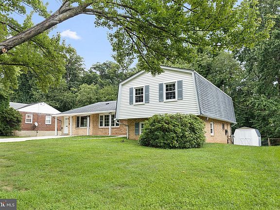 2nd image of 1007 Ruppert Rd