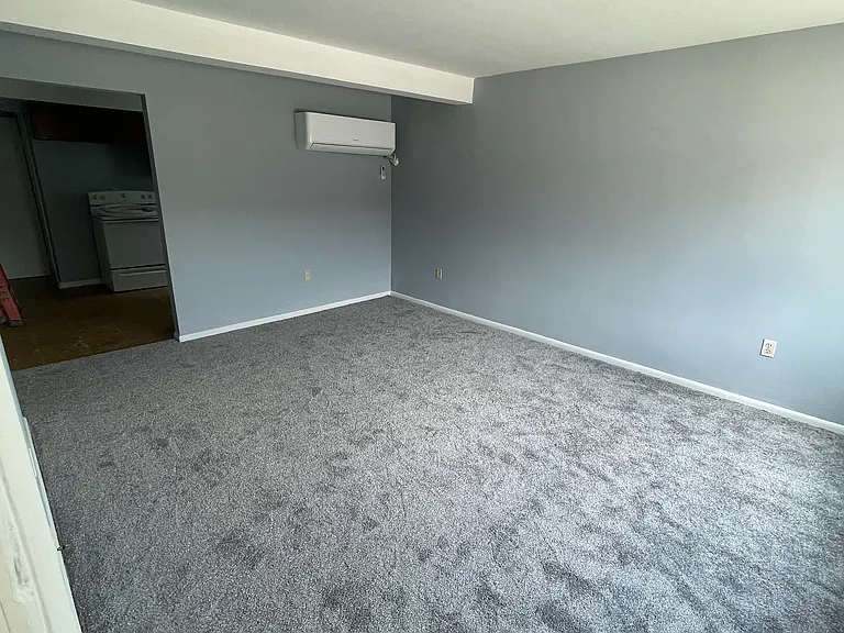 714 W 35th St #1 — Photo 6