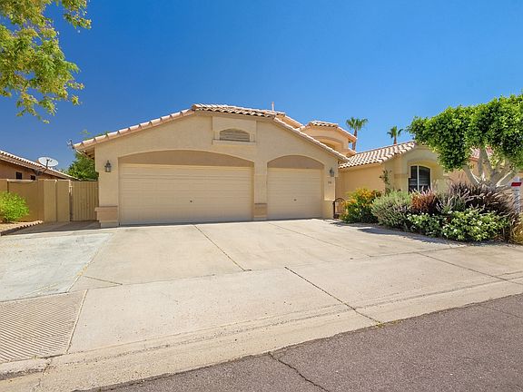 2nd image of 12716 W Wilshire Dr