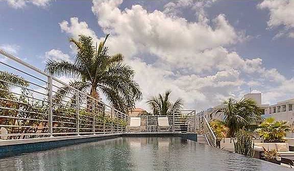 5th image of 826 Collins Ave