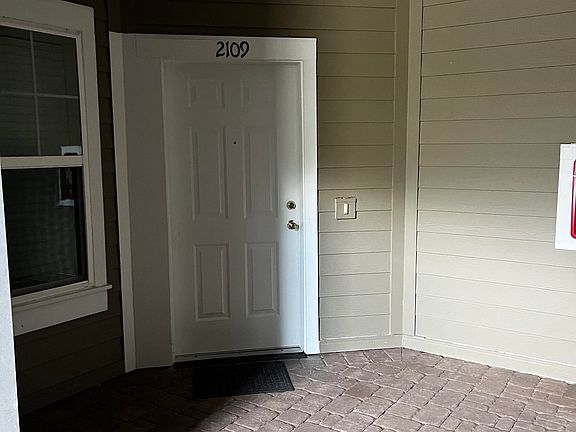 4th image of 2109 Golden Lake Loop St