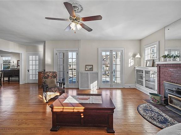 5th image of 337 N Montgomery St