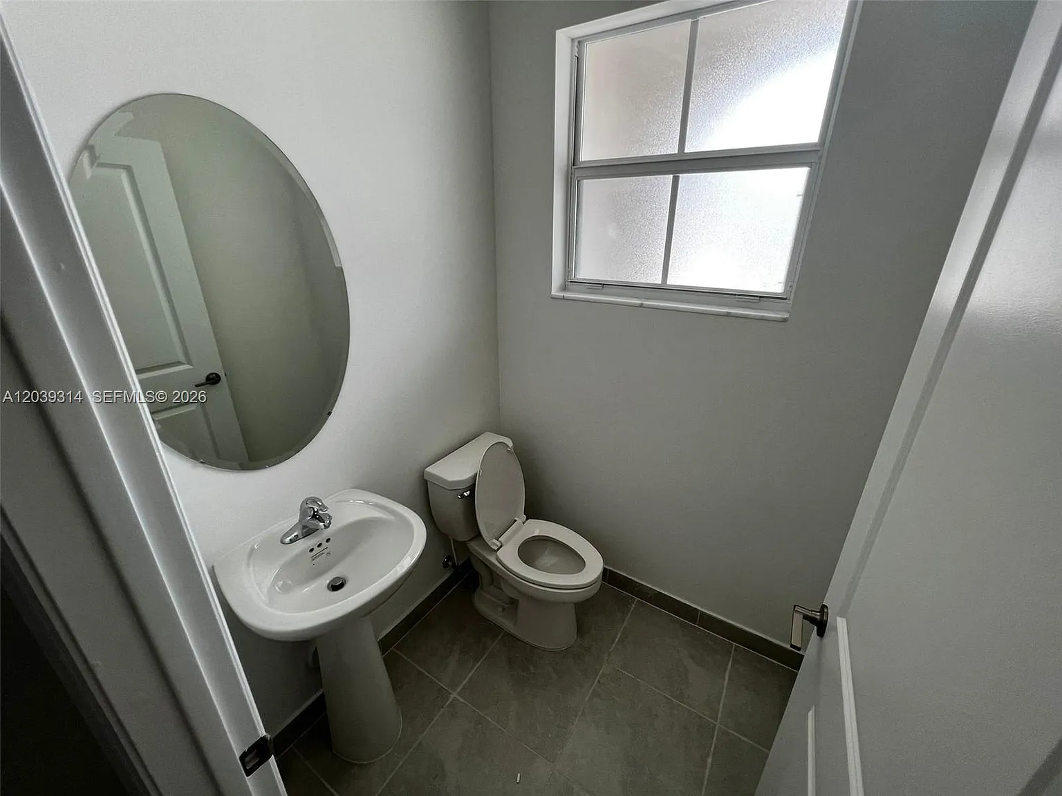 1180 SE 26 TERR — Photo 2