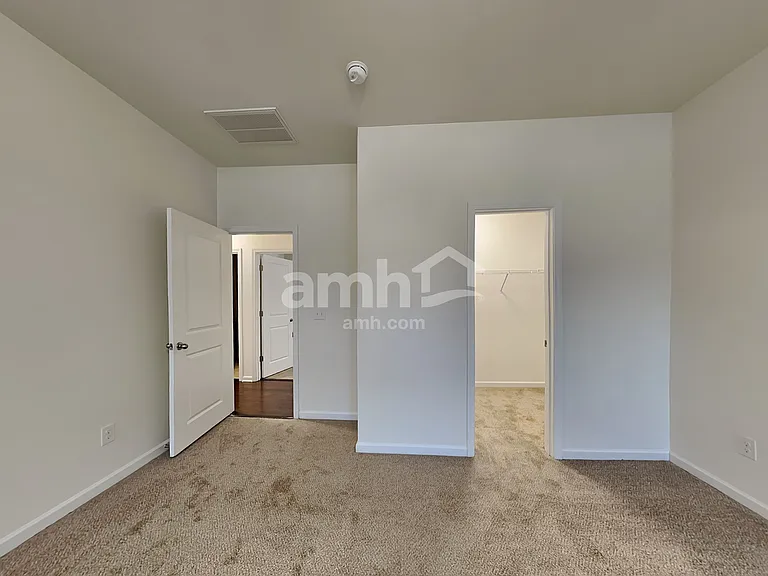 553 Friar Park Ln — Photo 9