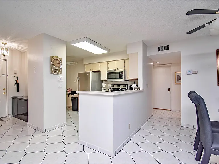 14895 Builtmore Way — Photo 7