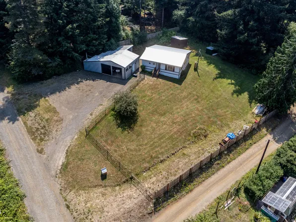 136 N Davis Ln, Otis, OR 97368