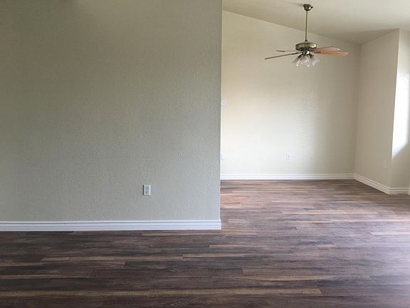 2nd image of 1424 Cabrillo Ave