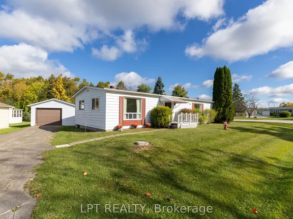 11 Geneva Ct, Georgina, ON L0E 1R0