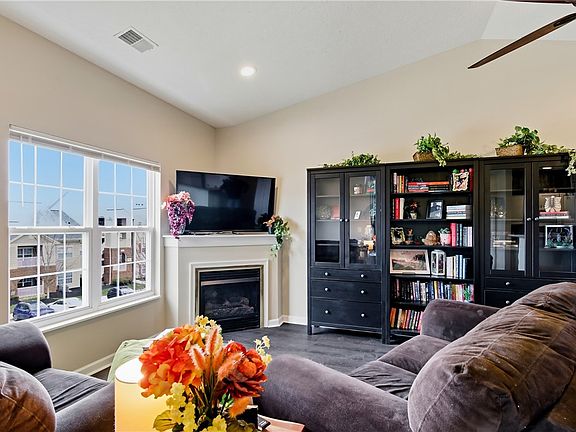 3rd image of 1011 Stockton Rdg