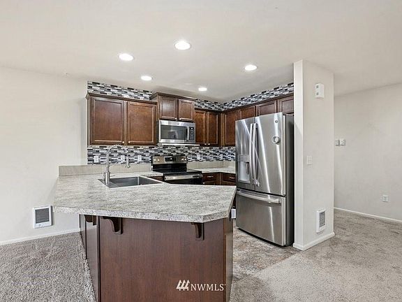 5th image of 11504 185th Street Ct E