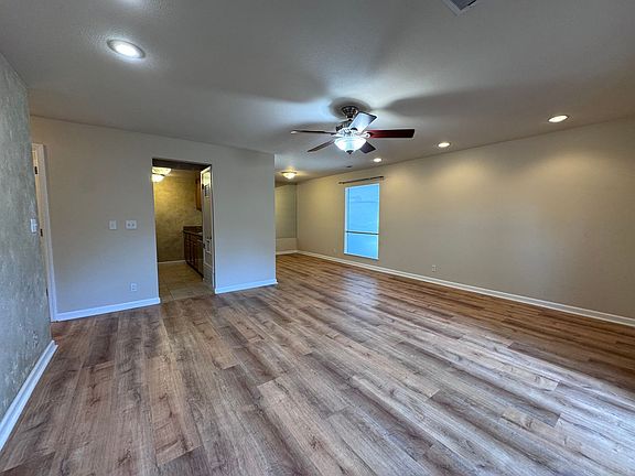2nd image of 5572 Magnolia Ter