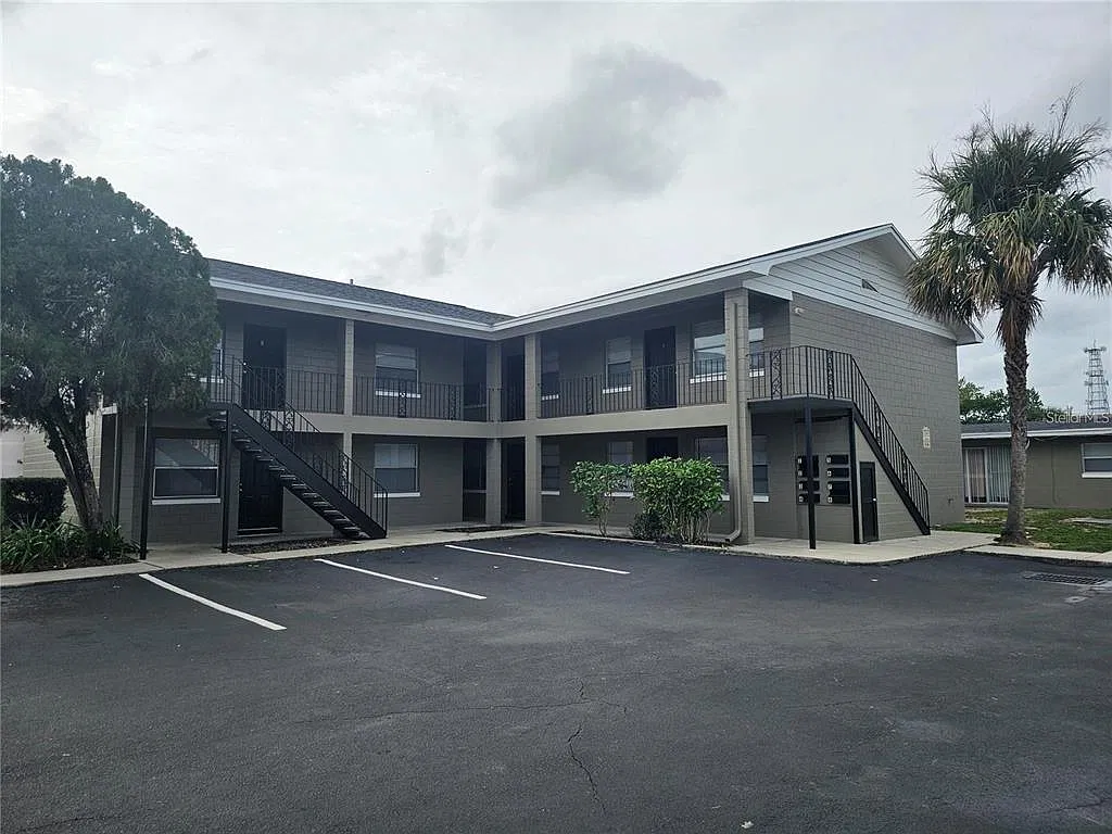 1 bed, 1.0 bath, 610 sqft, $900 — Photo 2