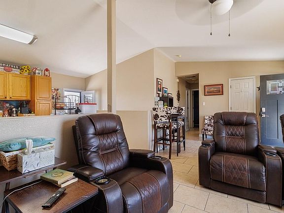 4th image of 208 S Dacona Dr