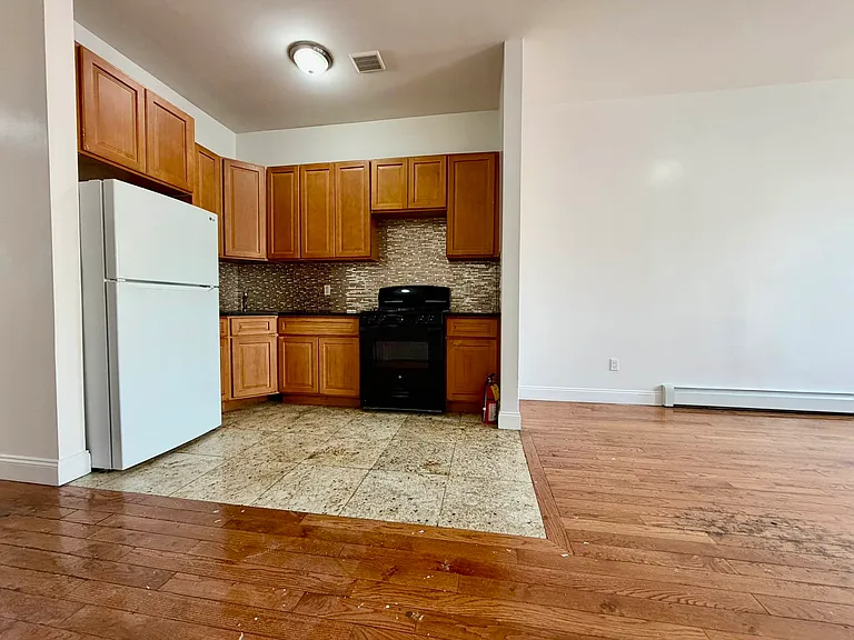 1608 Pitkin Ave #TOP — Photo 2