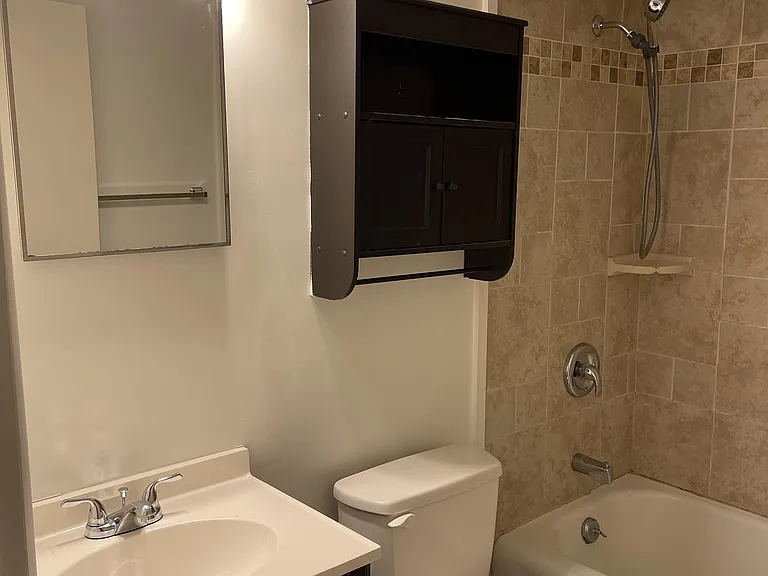 112 Poplar St — Photo 10