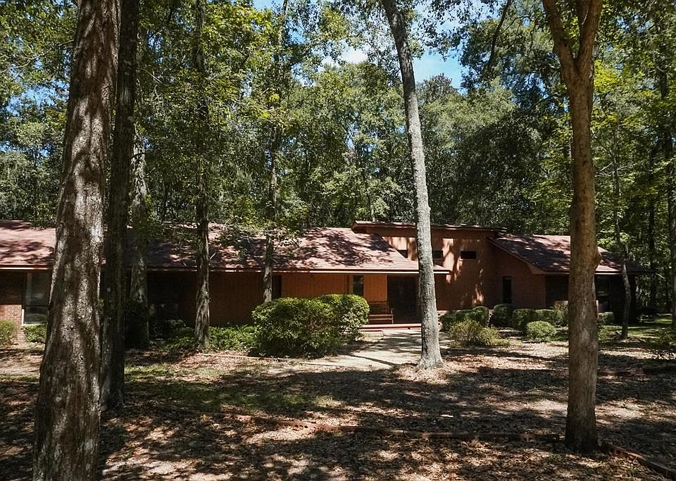 1st image of 563 West Dr