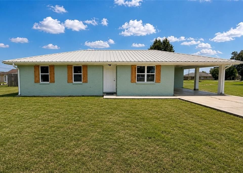 1st image of 209 Belle Vue Dr